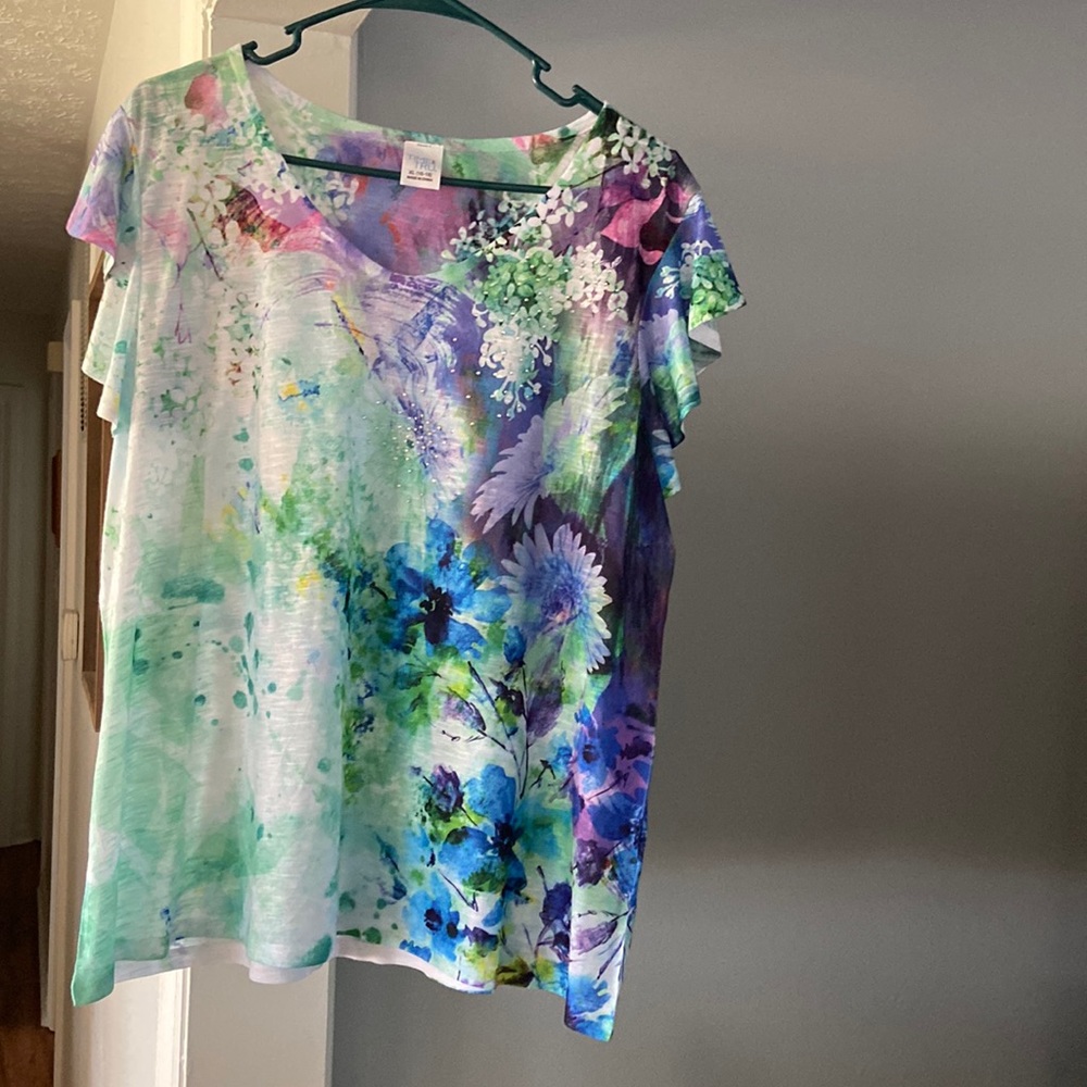 Ladies short- sleeve tee